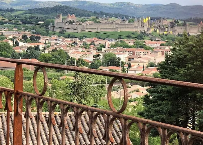 Maison De Charme Avec Vue Sur La Cite Medievale. *